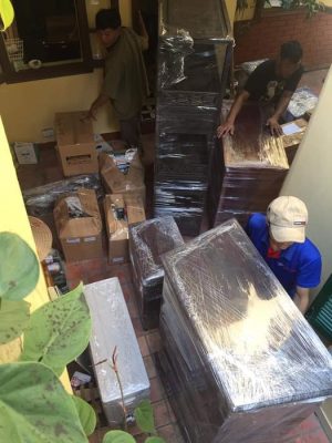 CẦN CHUYỂN TỦ Ở THÀNH PHỐ HÀ TĨNH VỀ CAN LỘC