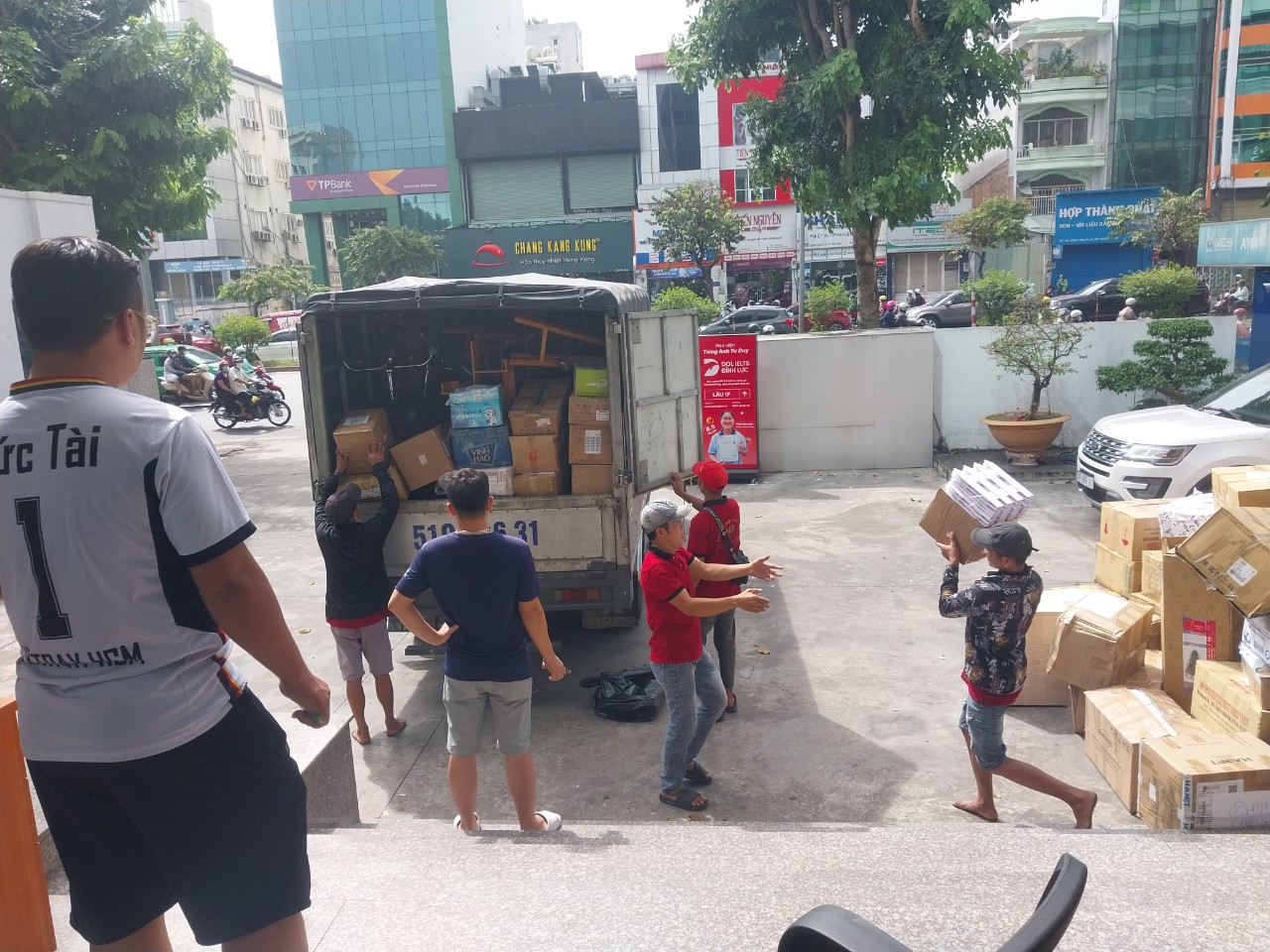 Chuyển nhà giá rẻ Quận 1 nhanh chóng, tiết kiệm số 1 hiện nay